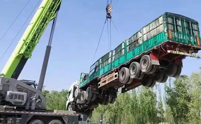 博湖道路脱困救援案例