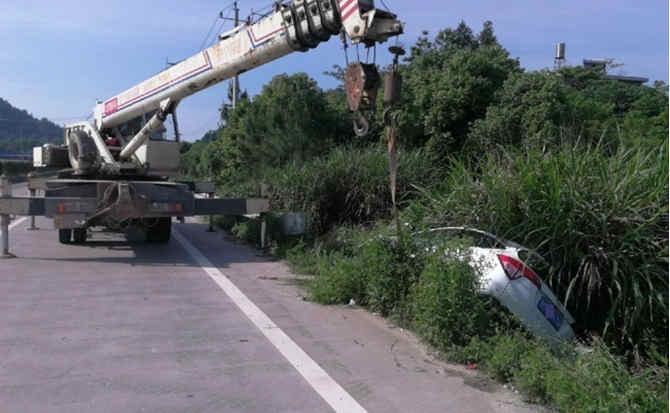 博湖重载吊车救援